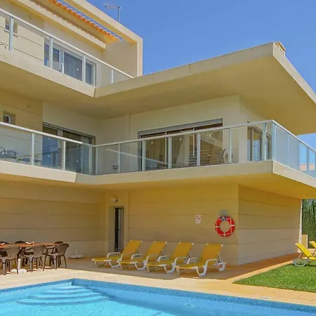 Villa Leonor *